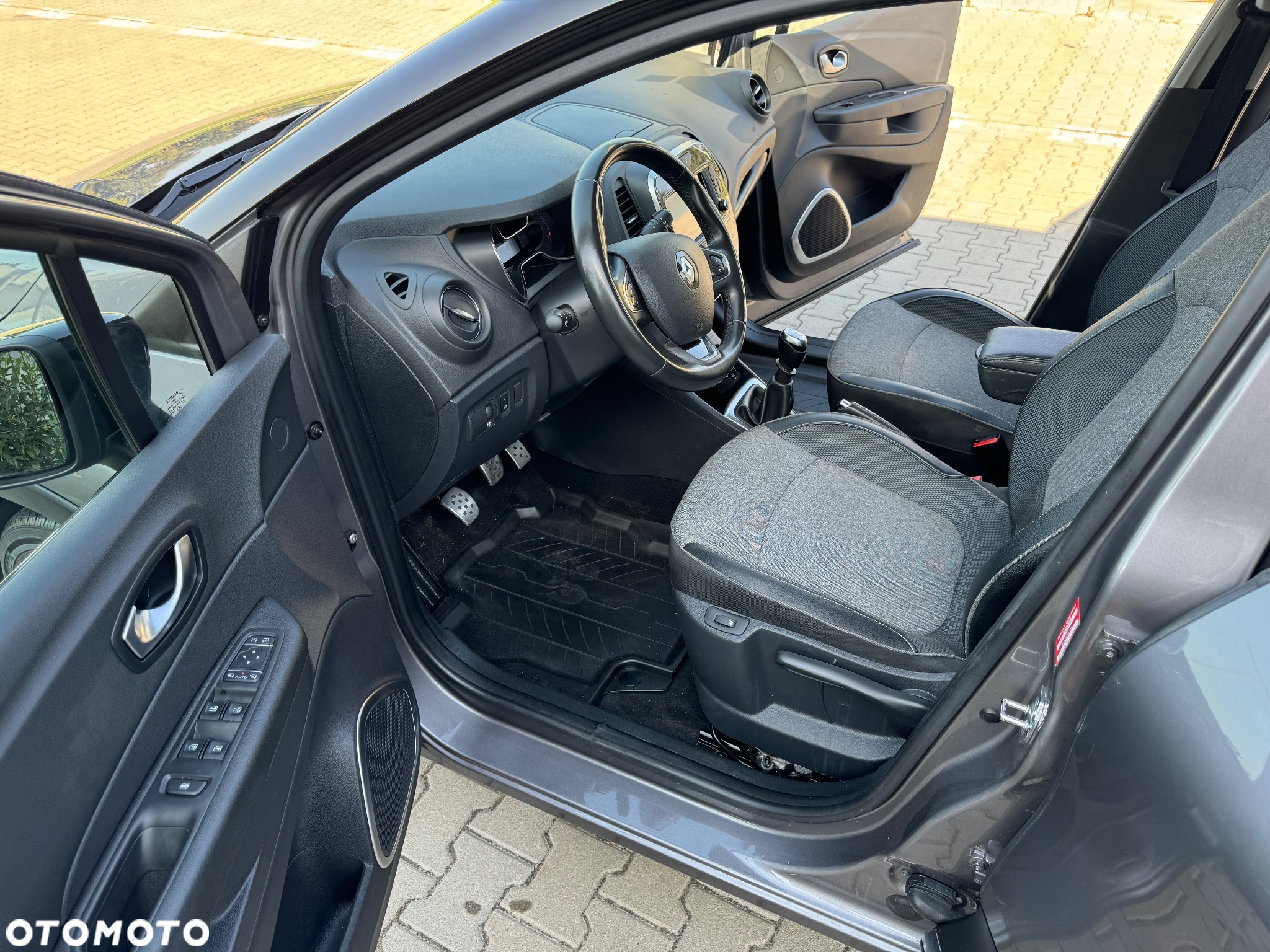 Renault Captur ENERGY TCe 120 Elysee - 25