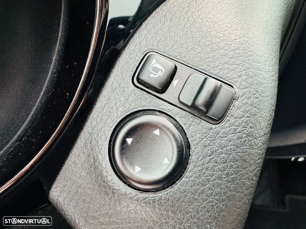 Nissan Qashqai 1.3 DIG-T N-Connecta LED+TT+SKY Xtronic - 21