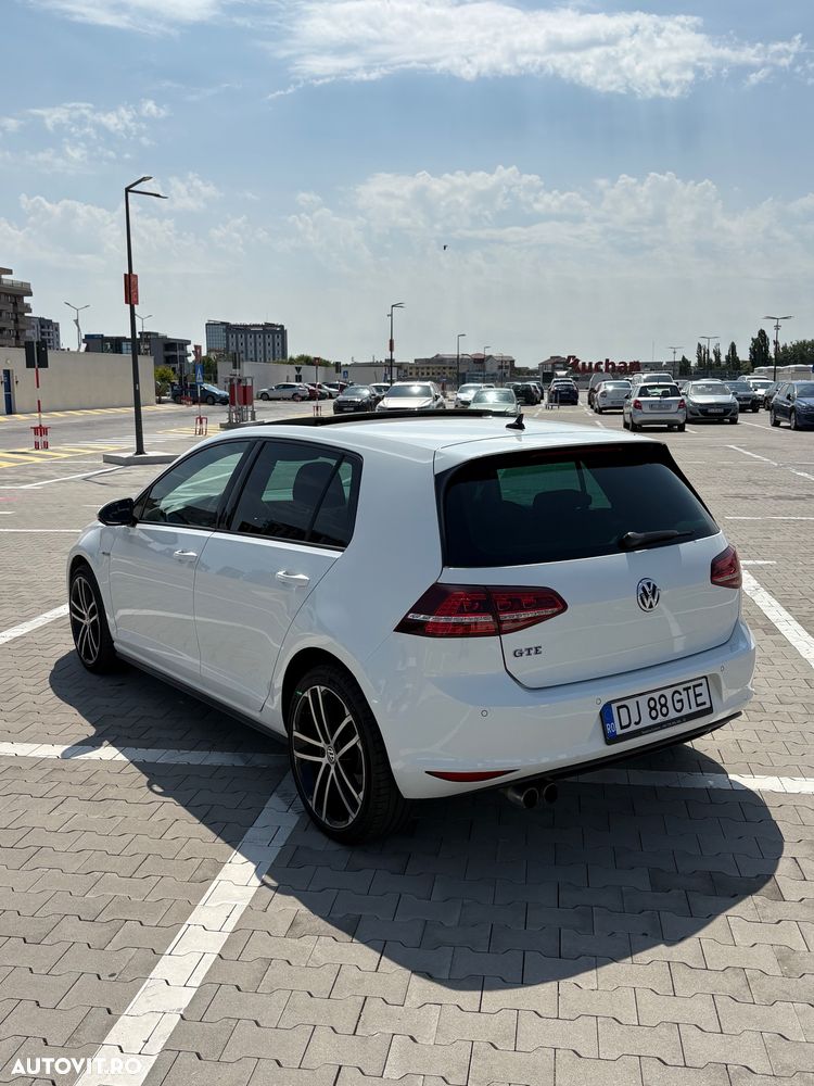 Volkswagen Golf - 8