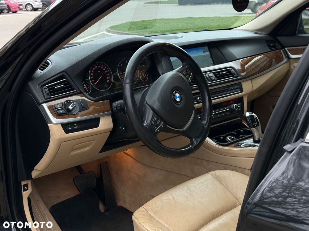 BMW Seria 5 525d Sport-Aut - 8