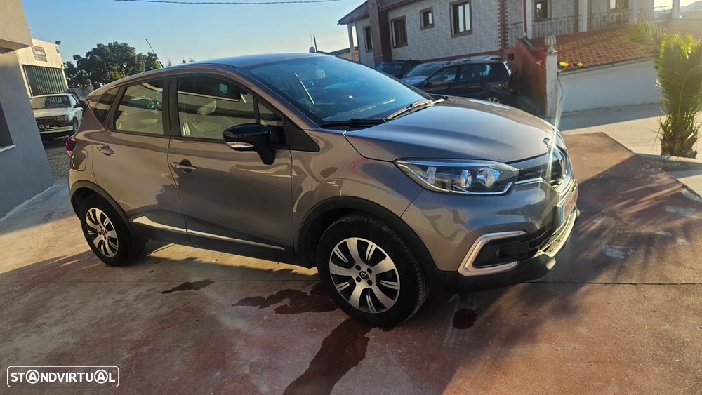 Renault Captur 1.5 dCi Initiale Paris EDC - 4