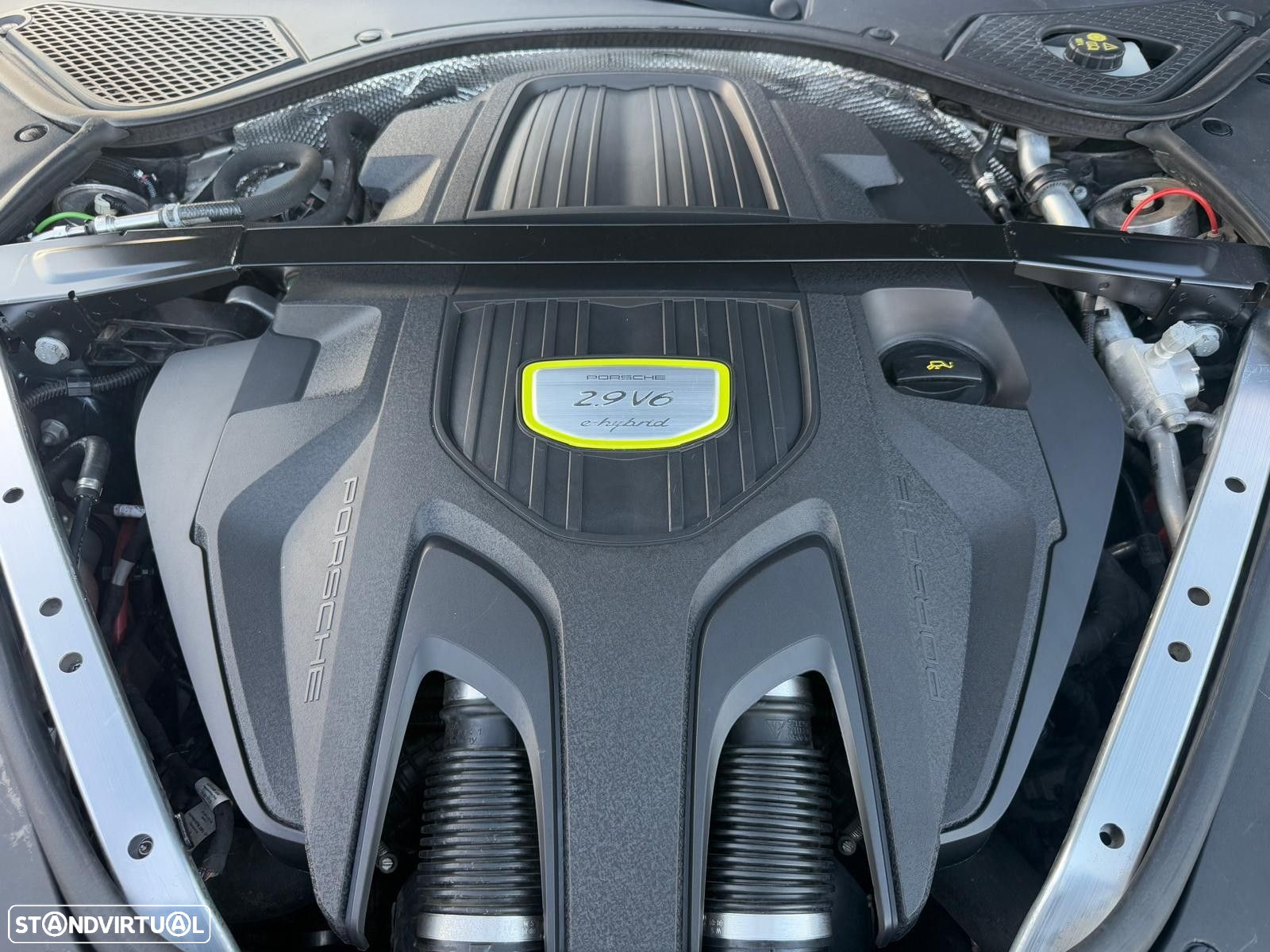 Porsche Panamera 4 E-Hybrid - 46