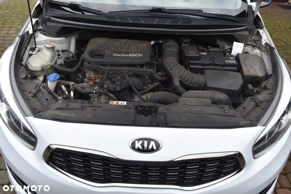 Kia Ceed 1.0 T-GDI 100 ISG Dream Team Edition - 32