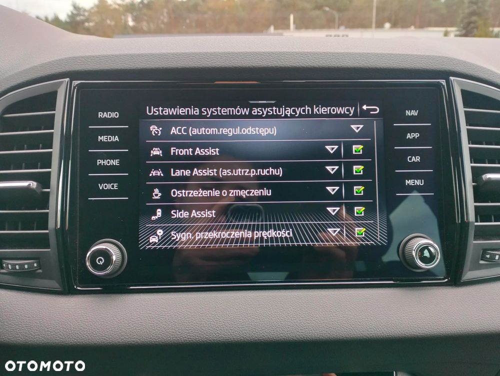 Skoda Karoq 1.5 TSI ACT Sportline DSG - 27