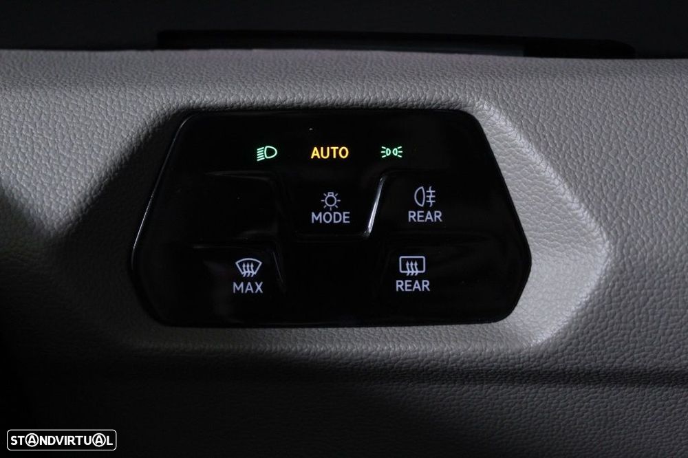 VW Multivan 1.5 TSI e-Hybrid Life Longa DSG - 27