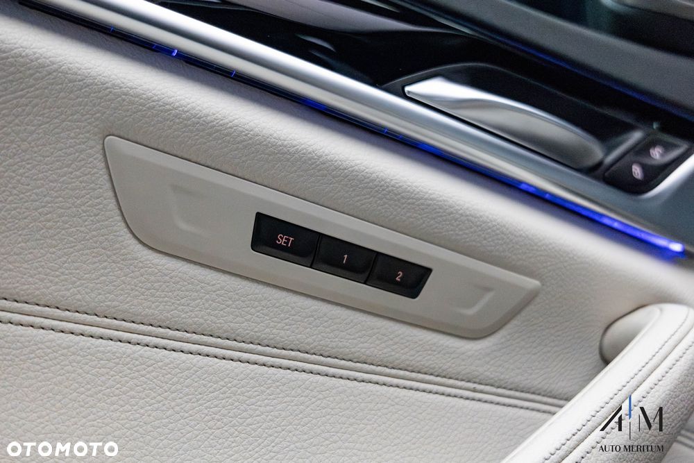 BMW Seria 5 540i xDrive - 21