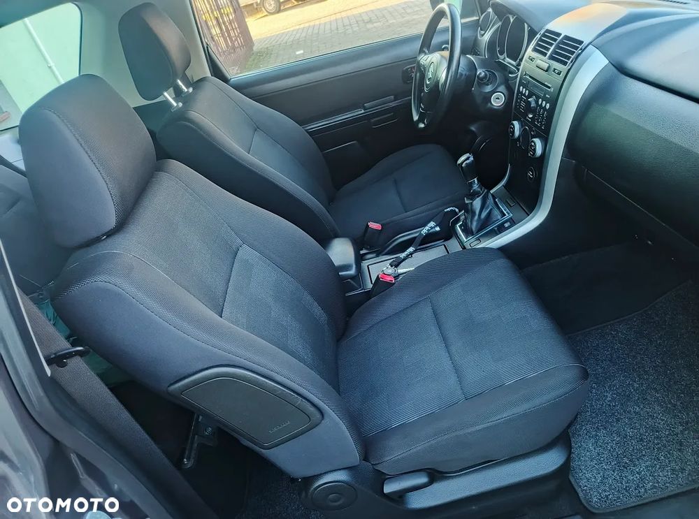 Suzuki Grand Vitara 1.6 Comfort - 18