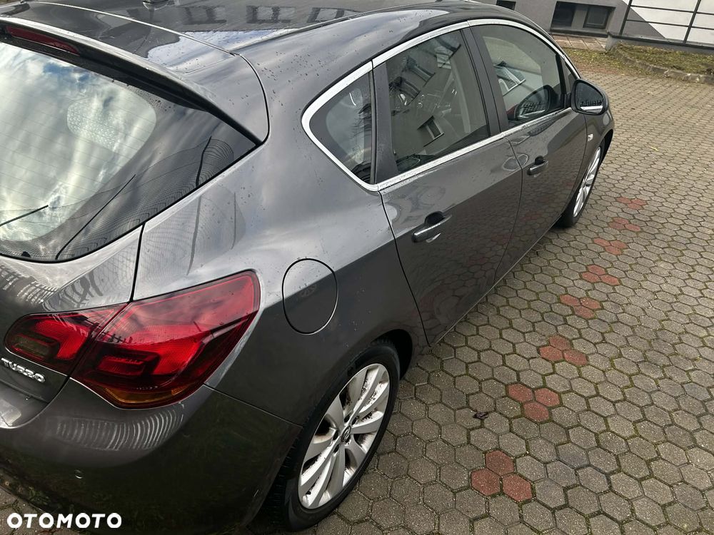 Opel Astra 1.4 Turbo Cosmo - 4