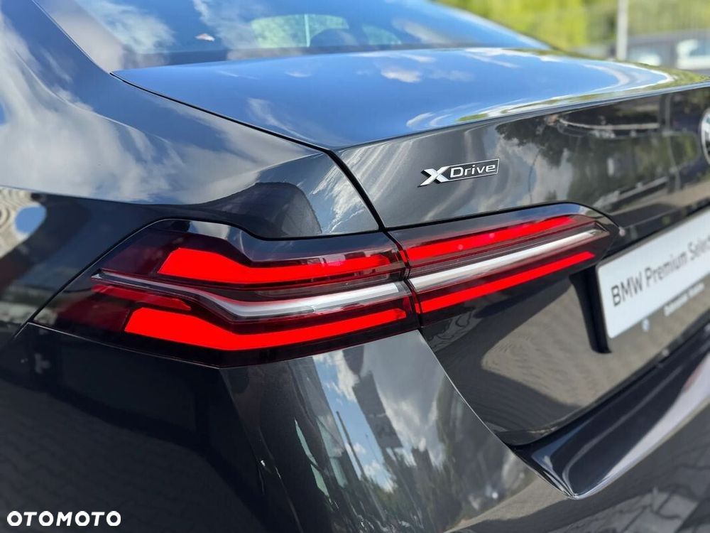 BMW Seria 5 520d xDrive mHEV M Sport - 12