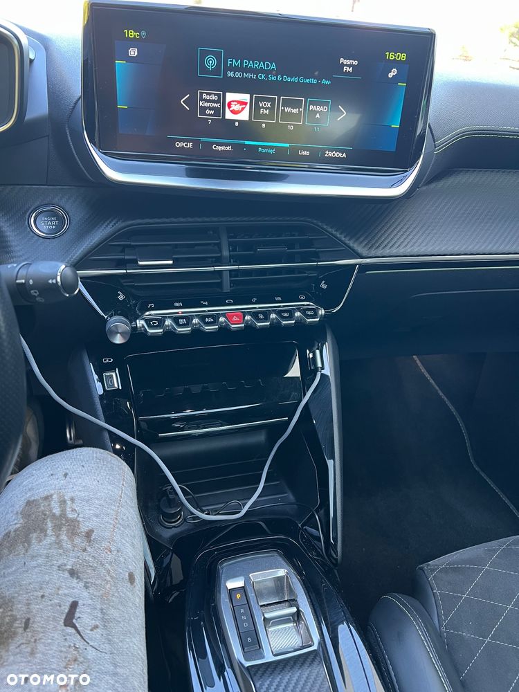 Peugeot 208 GT - 10
