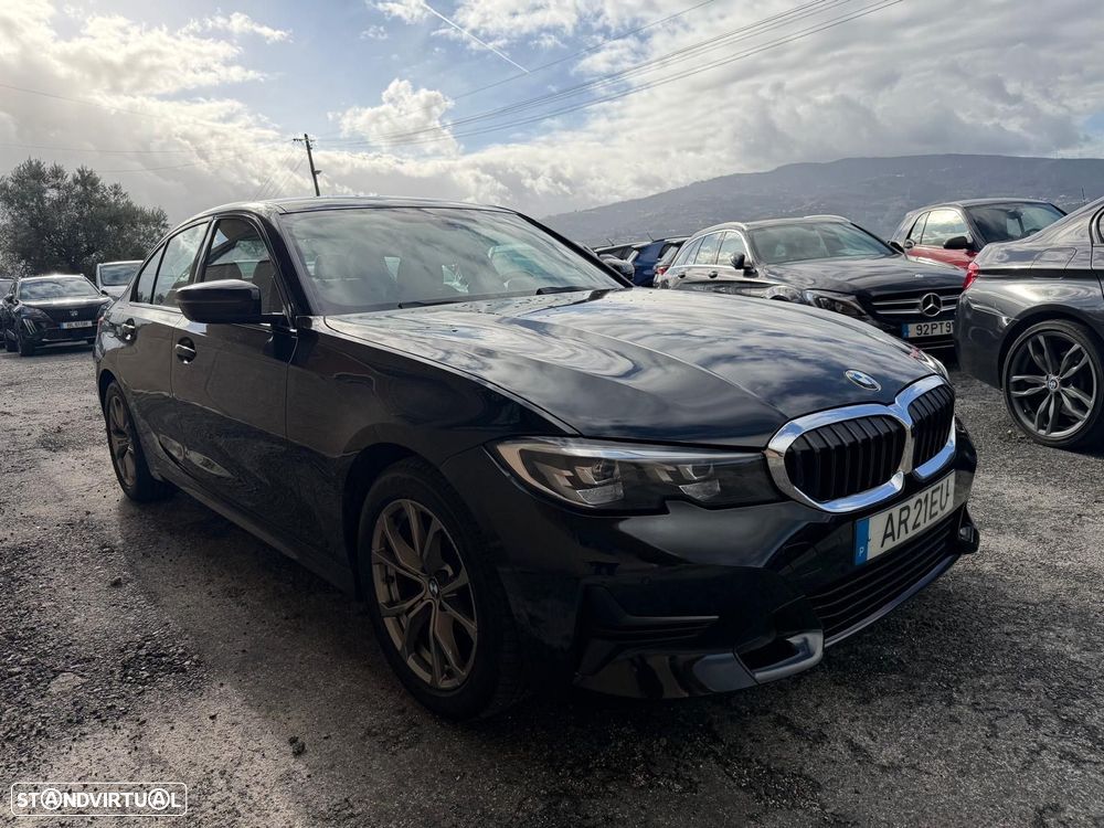 BMW 318 d Pack Desportivo M Auto - 10