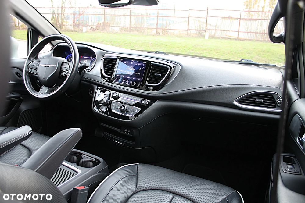 Chrysler Pacifica - 18