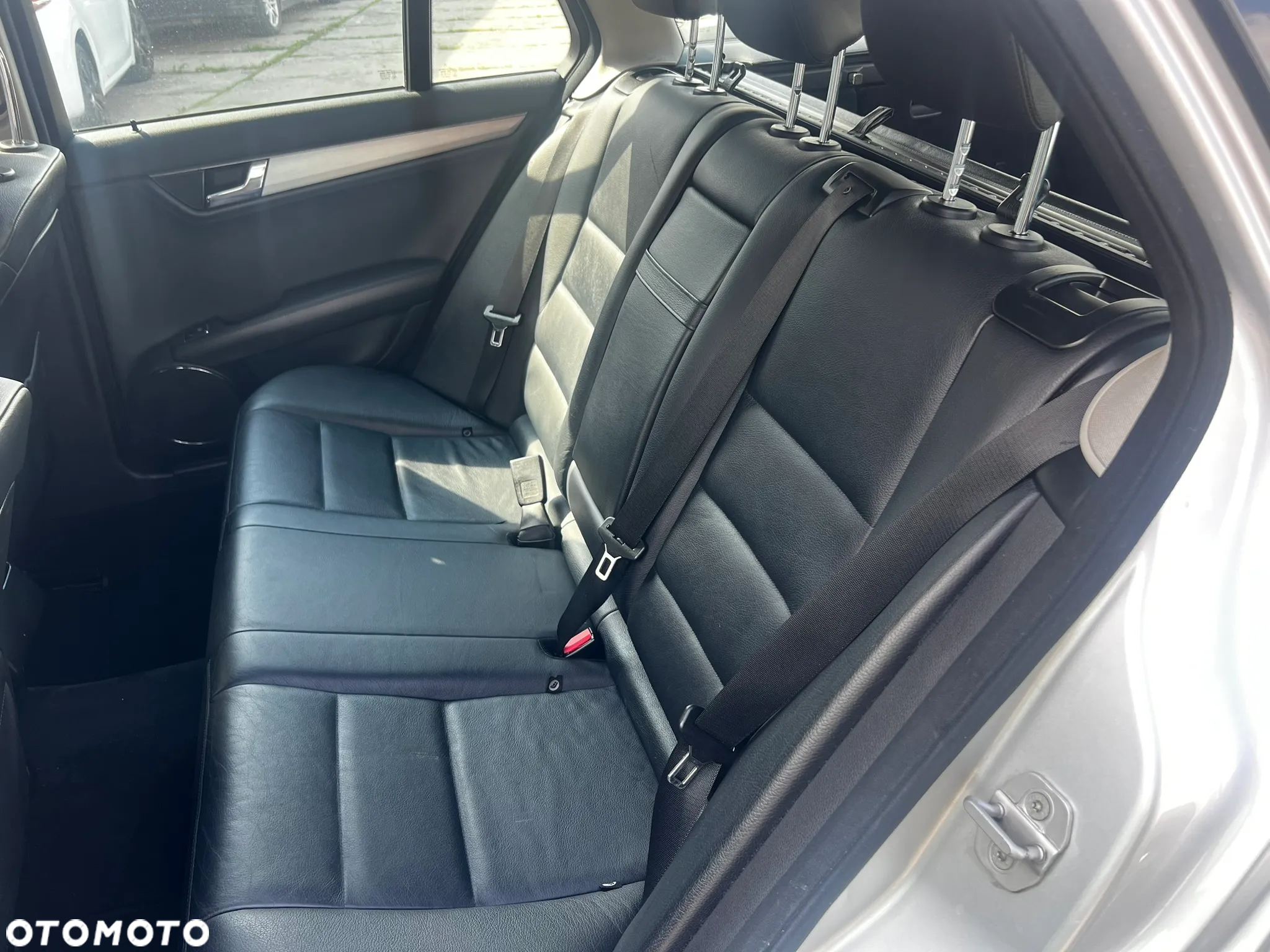 Mercedes-Benz Klasa C 220 T CDI DPF Automatik Avantgarde - 28