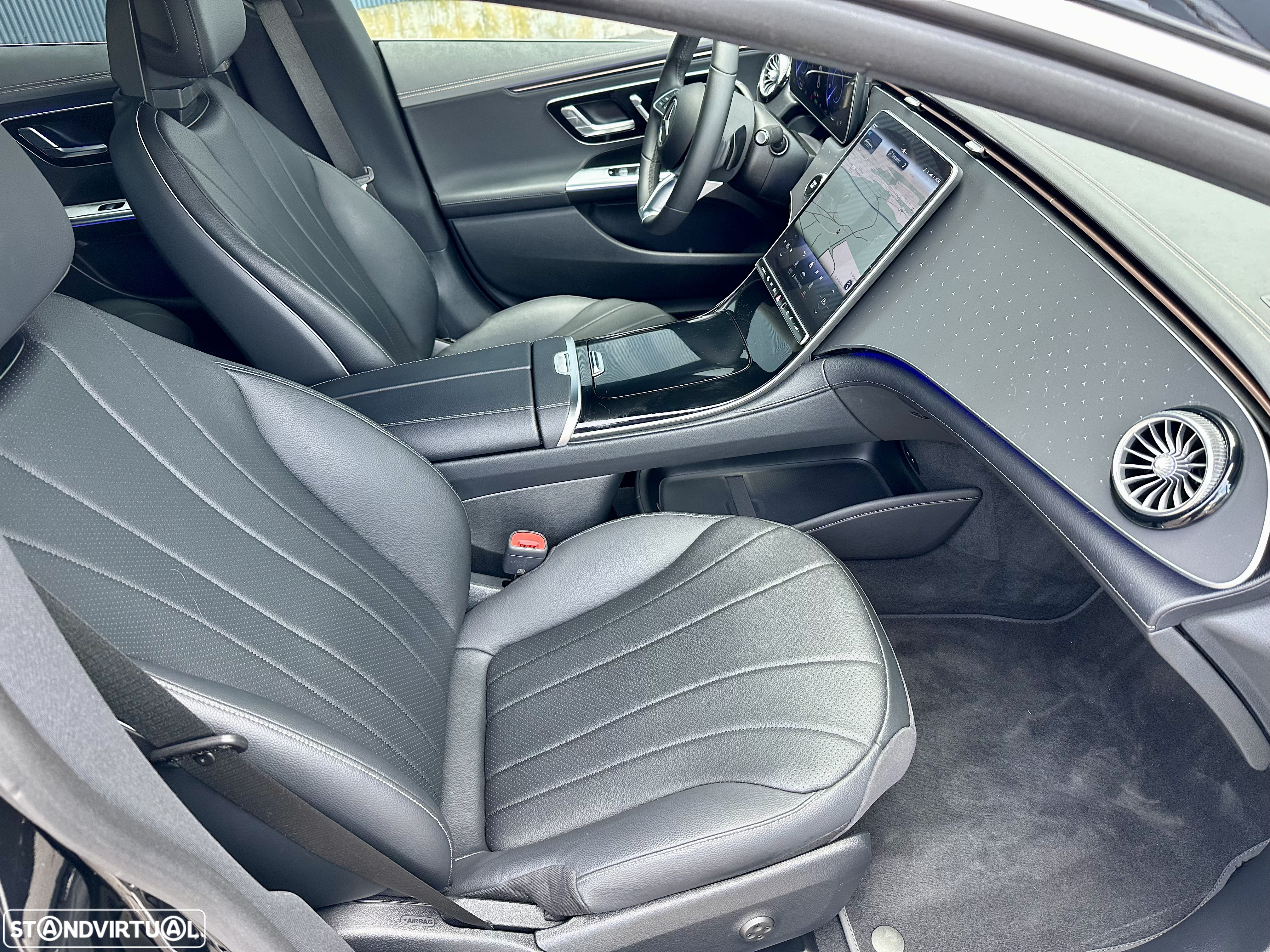 Mercedes-Benz EQE 300 Edition Electric Art - 12