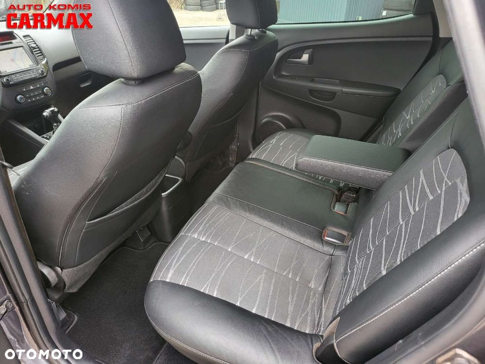 Kia Venga - 28