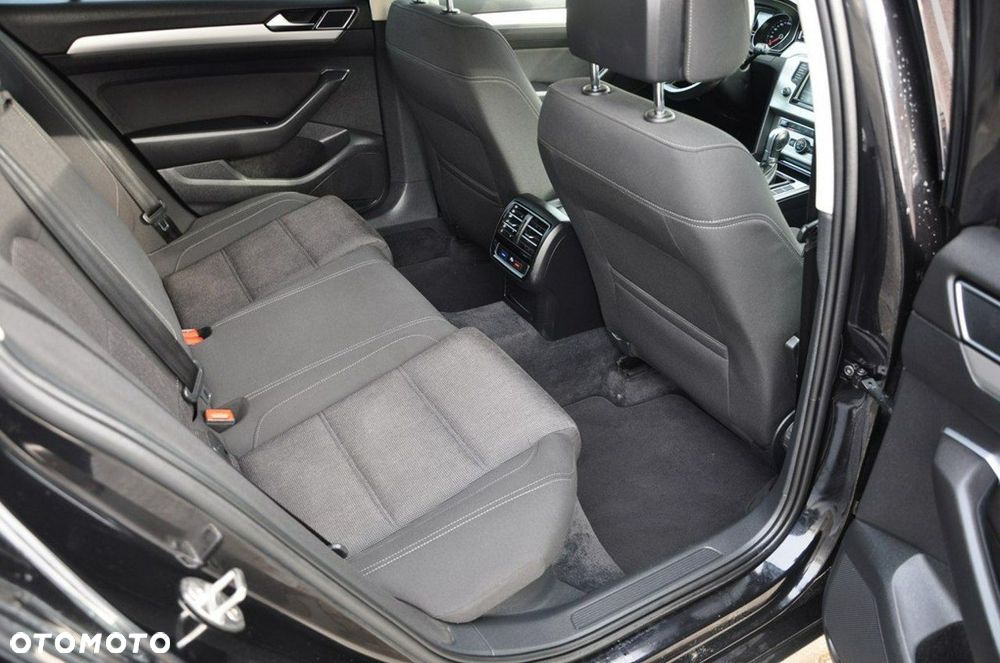 Volkswagen Passat Variant - 26