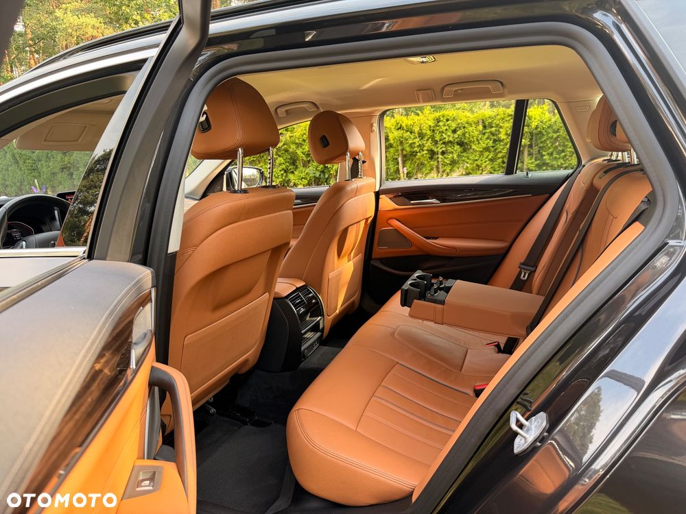 BMW Seria 5 520d Luxury Line - 11