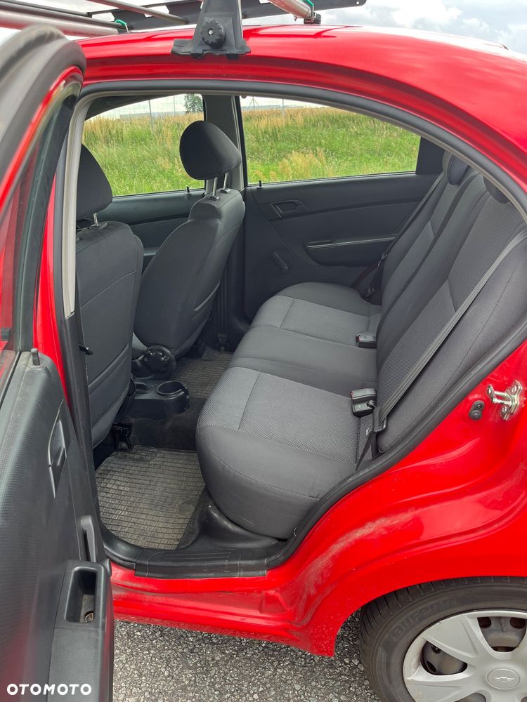 Chevrolet Aveo 1.2 16V Base - 23