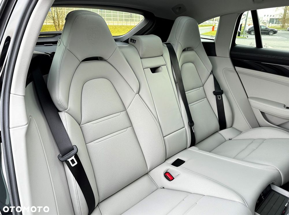 Porsche Panamera - 28