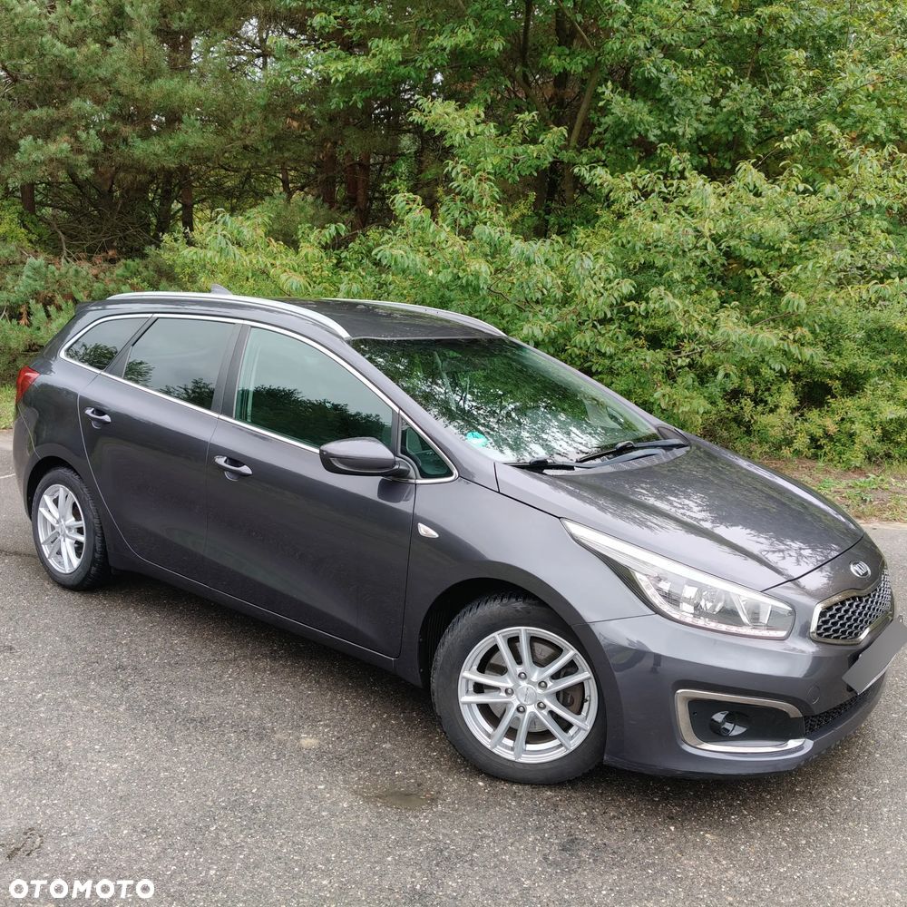 Kia Ceed 1.6 GDI Dream Team Edition - 4
