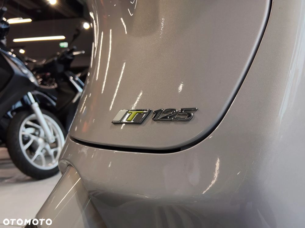 Vespa Primavera - 15