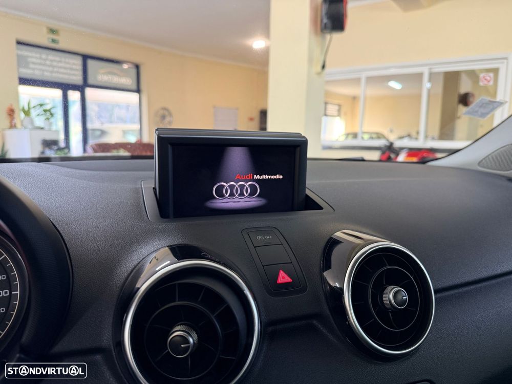 Audi A1 1.6 TDI S-line - 24