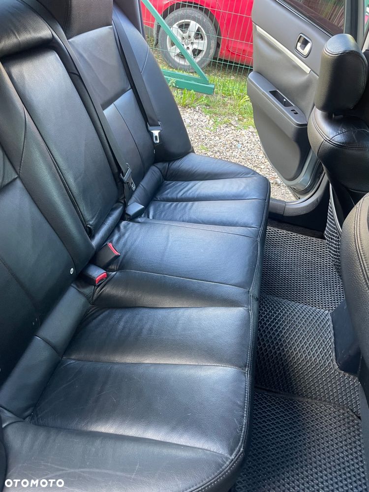 Mitsubishi Galant 2.4 ES - 9