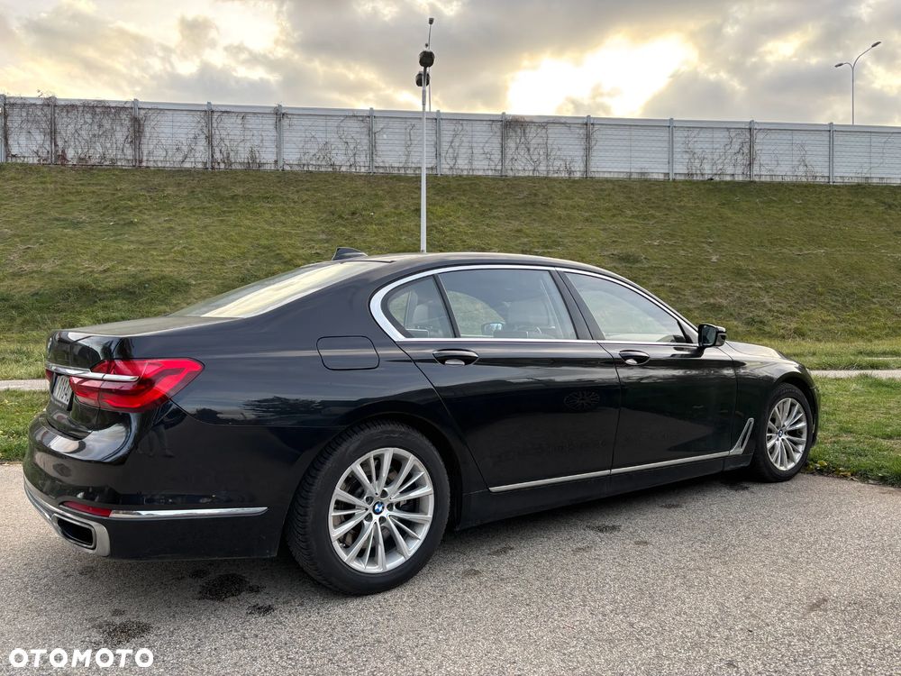 BMW Seria 7 750Li xDrive - 4