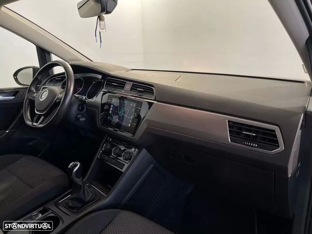 VW Touran 2.0 TDI Confortline - 19