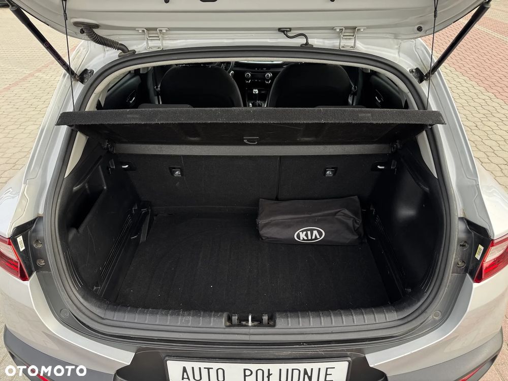 Kia Stonic 1.6 CRDi SCR L - 11
