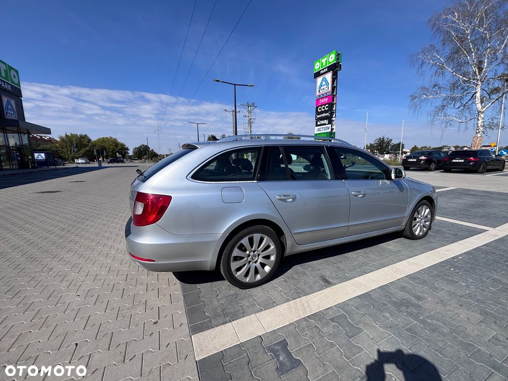 Skoda Superb 2.0 TDI 4x4 Ambition - 5