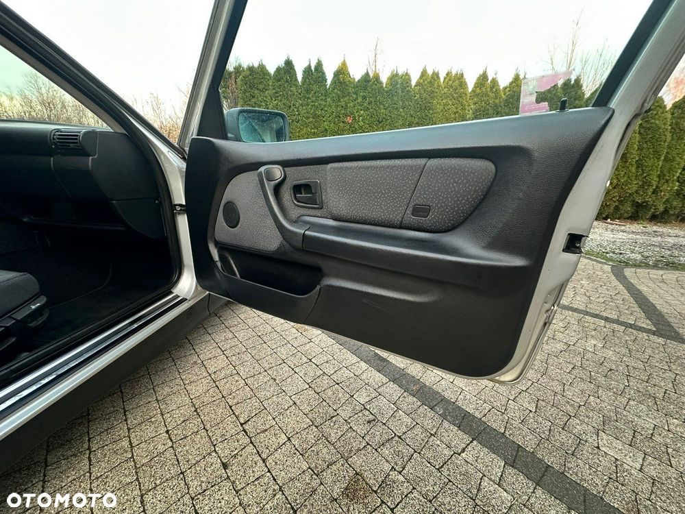 BMW Seria 3 316i - 15