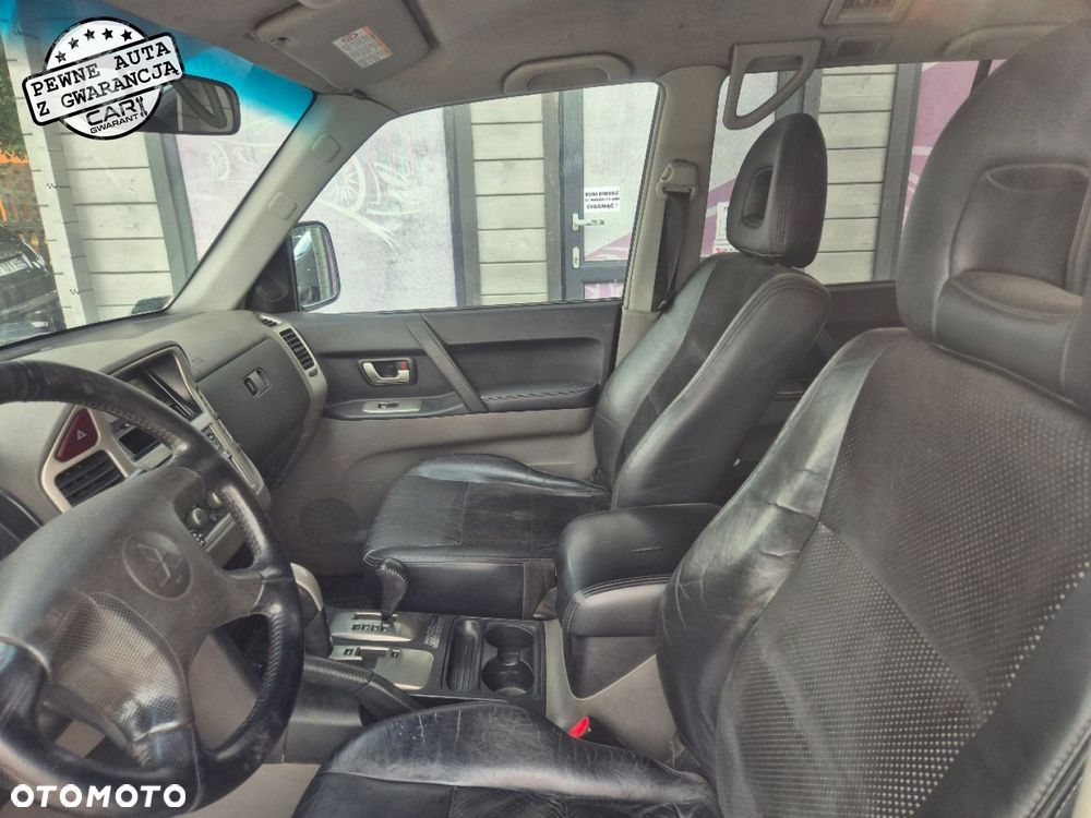 Mitsubishi Pajero - 11