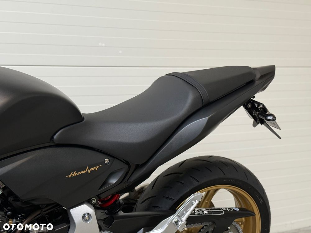 Honda Hornet - 35