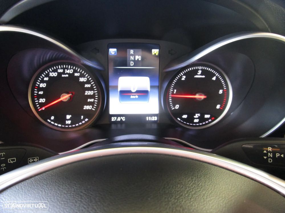Mercedes-Benz GLC 250 d 4Matic 9G-TRONIC AMG Line - 26