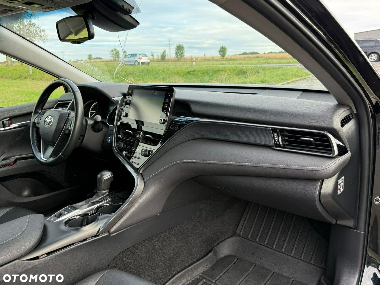 Toyota Camry - 18