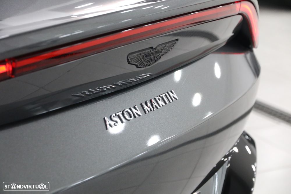 Aston Martin Vantage Coupe V8 - 7