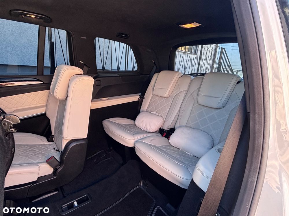 Mercedes-Benz GLS - 34