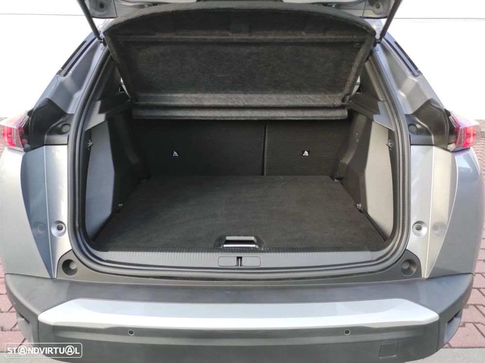 Peugeot e-2008 Allure - 40