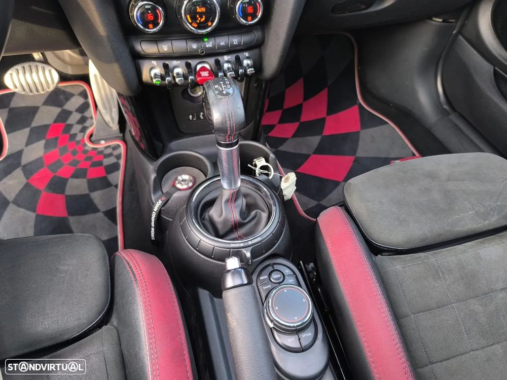 MINI 3 Portas John Cooper Works Aut. - 46