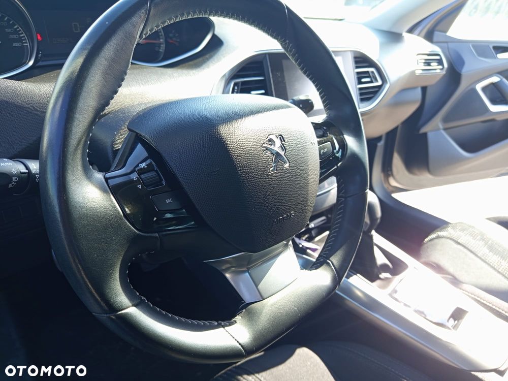 Peugeot 308 - 13