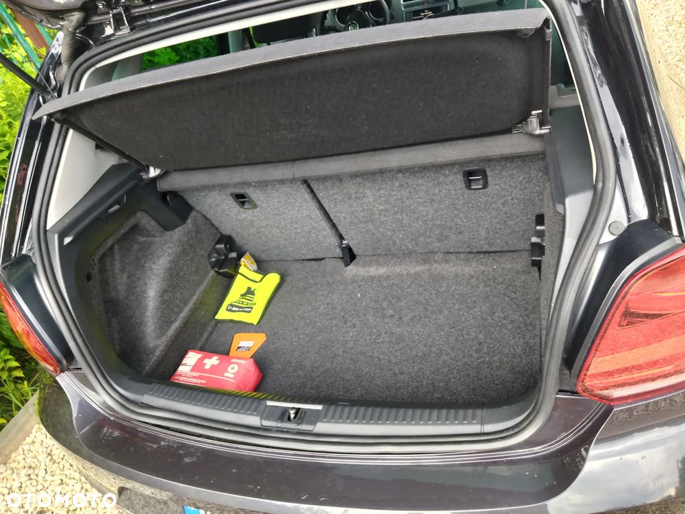 Volkswagen Polo 1.4 TDI Blue Motion Technology Lounge - 9