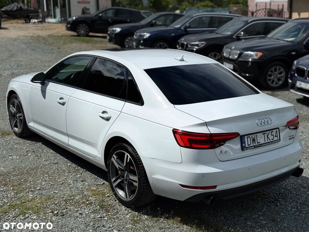 Audi A4 Limousine - 14