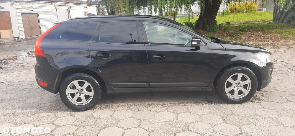 Volvo XC 60 D5 AWD Momentum - 4