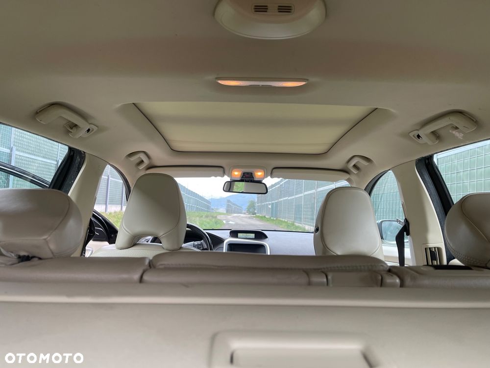 Volvo XC 60 D5 AWD Kinetic - 26