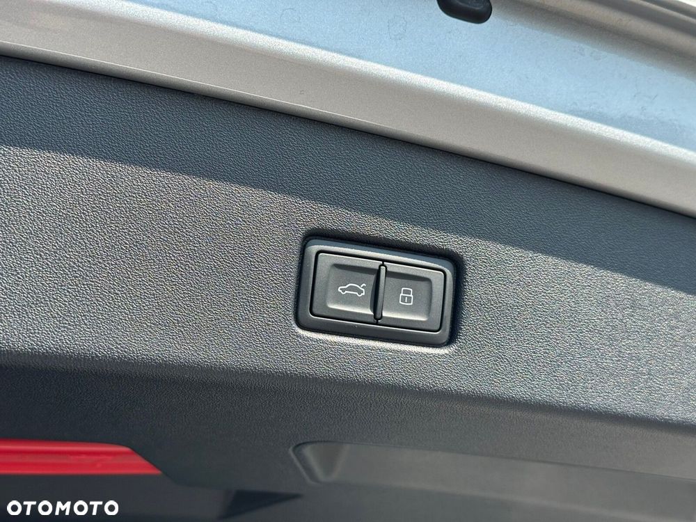Audi Q4 e-tron - 11