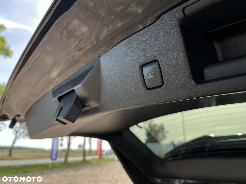 Ford Escape 2.0 EcoBoost AWD Titanium - 22