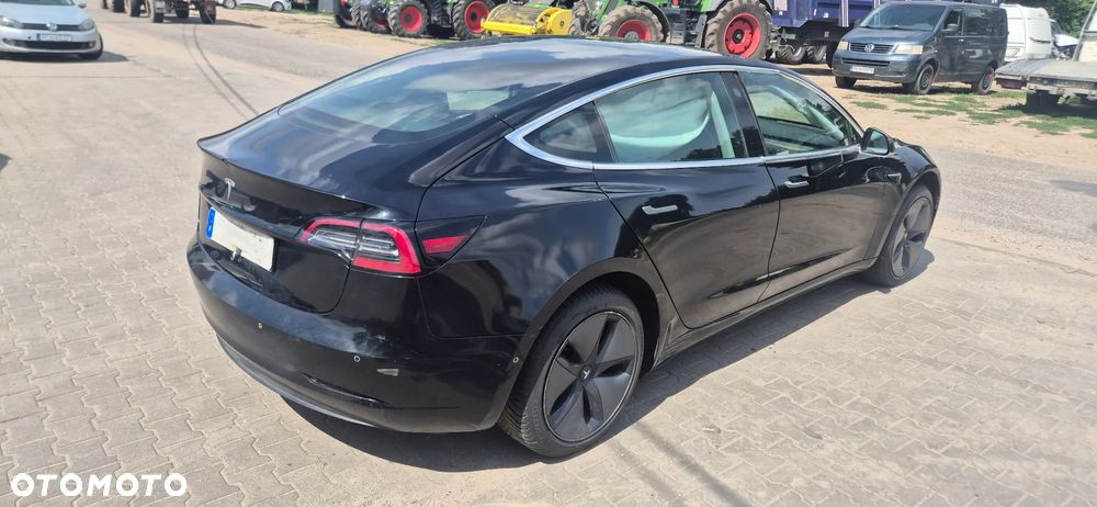 Tesla Model 3 - 14