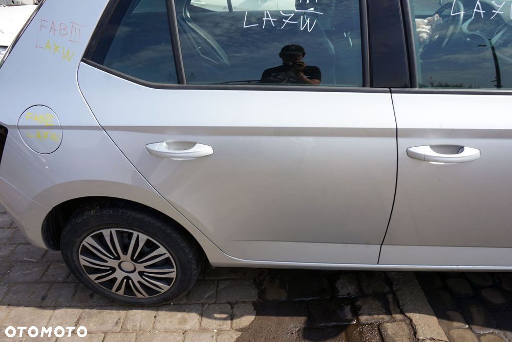 DRZWI TYLNE PRAWE FABIA III NJ3 5D HB LA7W  SREBRNY SKODA 2014-2018 - 3
