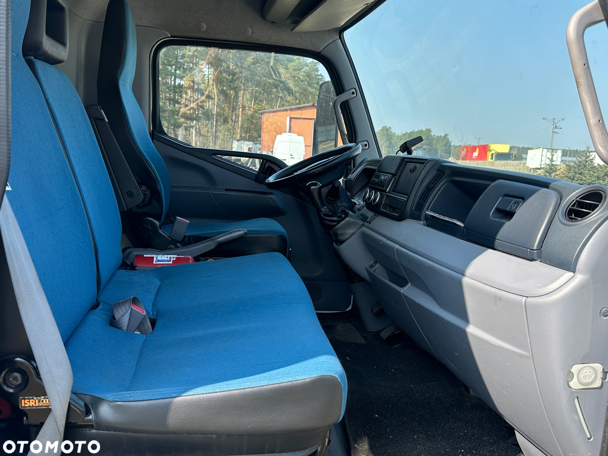 Mitsubishi Canter Chłodnia z windą / 10 europalet / 3,0 Silnik Iveco / Auto Oryginał / Przebieg 300.000 km Salon Polska - 5